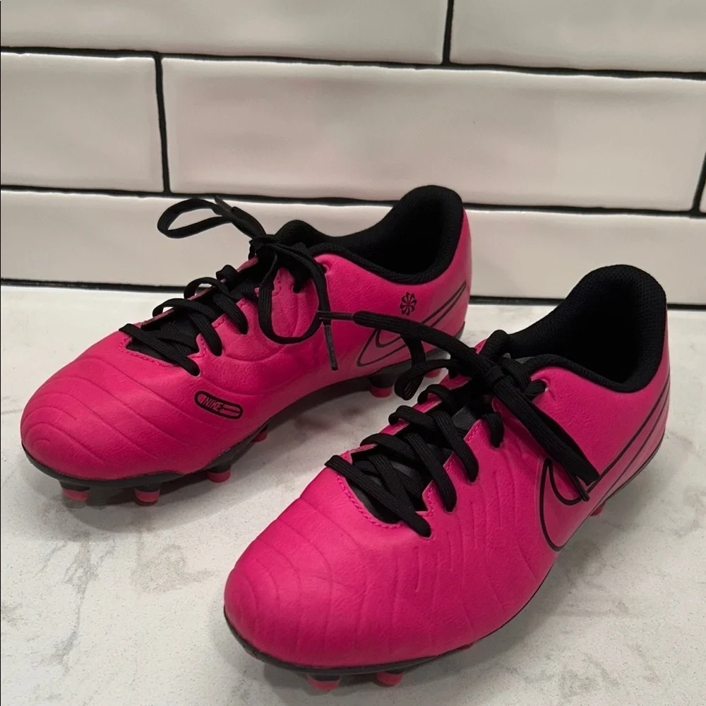 Nike Kids' Tiempo Legend 10 Club‎ FG Soccer Cleats Pink Girl